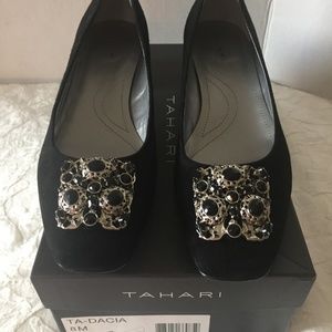 Tahari Black Embellished Suede Pumps Size 8M New